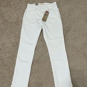 NWT Classic Mid-Rise White Skinny Jeans